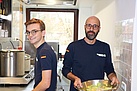 Grundausbildung im Ortsverband: Danke an unser heutiges Küchenteam für die leckere Verpflegung. (Bild: Dieter Seebach/THW Augsburg)