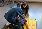 Erste Hilfe Ausbildung im Ortsverband (Bild: THW Augsburg/Lars Zeitz)