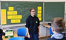 Unsere Jüngsten lernen die Verhaltensregel bei der Rettung von verletzten Personen (Bild: Dieter Seebach/THW Augsburg)