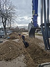 Fachgruppe Räumen übt Erdaushub und Wegebau. (Bild: Daniel Spörel/THW Augsburg)