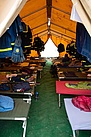 Innenleben eines unserer drei Zelte. (Bild THW Augsburg/Fabian Siegel)