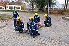 Jugendausbildung beim THW Augsburg. Jugendgruppe 1: Verletztentransport. (Bild: Dieter Seebach/THW Augsburg)
