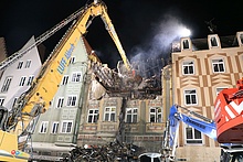 Großeinsatz nach Brand in Augsburger Karolinenstraße (Bild: Nina Knoblich/THW Augsburg)