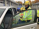 Ausbildung Technische Hilfe auf Verkehrswegen: Sofort-Rettung aus dem Fahrzeug (Bild: Sarah Seebach/THW Augsburg)