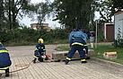 Grundausbildung beim THW Augsburg: Arbeiten mit dem hydraulischen Rettungssatz (Bild: THW Augsburg/Nina Knoblich)