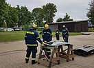 Grundausbildung beim THW Augsburg: Arbeiten mit dem hydraulischen Rettungssatz (Bild: THW Augsburg/Florian Fieke)