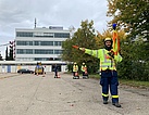 Ausbildung Technische Hilfe auf Verkehrswegen: Verkehrsabsicherung (Bild: Sarah Seebach/THW Augsburg)