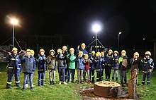 Es werde Licht: Jugendgruppe 3 macht die Nacht zum Tage (Bild: Dieter Seebach/THW Augsburg)