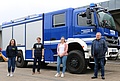 Ortsbeauftragter Wolfgang Messmer (rechts) mit Helfersprecher Michael Prokoph und den beiden stellvertretenden Helfersprecherinnen Nina Knoblich und Vanessa Wehnert (von links). Herzlichen Glückwunsch!(Bild: Dieter Seebach/THW Augsburg)