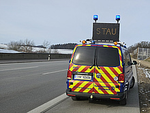 Stauvorwarnung beim THV-Bereitschaftsdienst (Bild: Daniel Spörel/THW Augsburg)