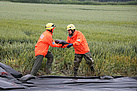 Einsatz Ölschadensbekämpfung in Nordendorf  (Bild: Dieter Seebach/THW Augsburg)